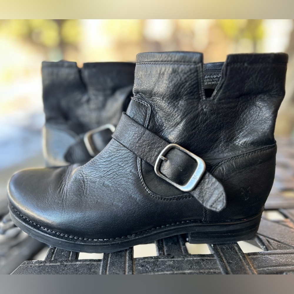 Frye Veronica black leather boots   , women’s size 8